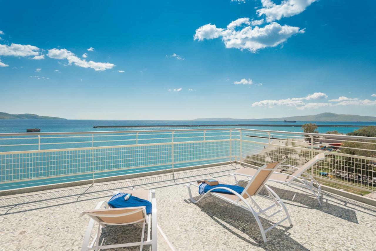 Апартаменты Seafront Penthouse Leo Каламата Экстерьер фото